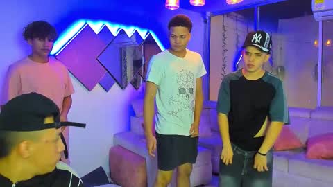 Snapshot of justingtime21 chatting on February 10, 10:19 am justingtime21 online show from February 10, 10:19 am