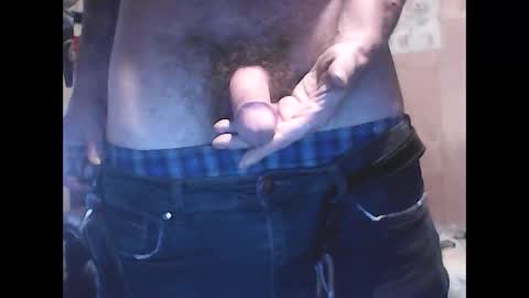 Snapshot of justinjerksit chatting on December 7, 12:41 am justinjerksit online show from December 7, 12:41 am