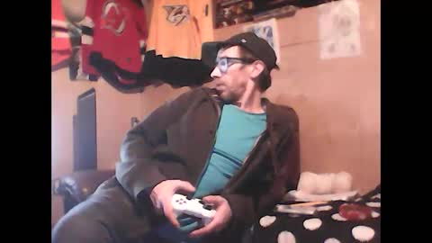 Snapshot of justinjerksit chatting on December 8, 9:24 am justinjerksit online show from December 8, 9:24 am