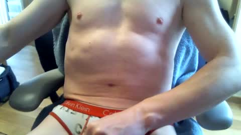 Snapshot of justkelk12bi1 chatting on May 20, 9:04 am Justkelk12bi1 online show from May 20, 9:04 am