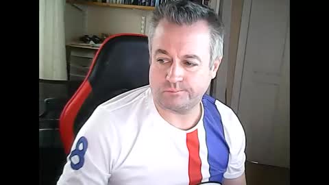 Snapshot of justmav chatting on November 10, 11:09 am justmav online show from November 10, 11:09 am