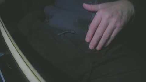 Snapshot of justme39057 chatting on February 17, 4:37 pm Justme39057 online show from February 17, 4:37 pm