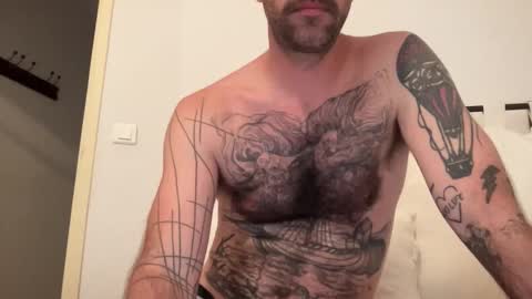 justmeandyou00 online show from October 22, 9:53 am