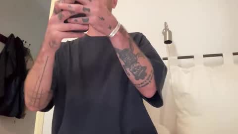 justmeandyou00 online show from November 7, 9:53 am