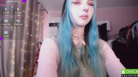 justmeowgirl online show from March 28, 5:07 am