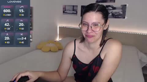 Julie online show from December 2, 5:04 am