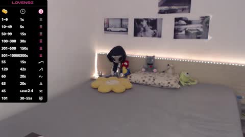 Julie online show from September 18, 3:52 am