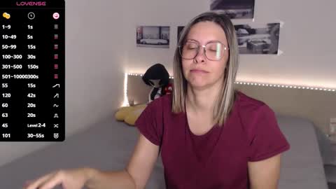 Julie online show from September 23, 4:04 am