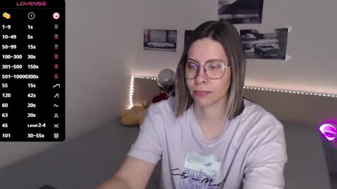 Julie online show from February 11, 5:12 am