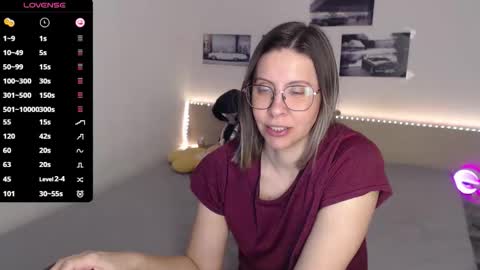 Julie online show from March 11, 5:02 am