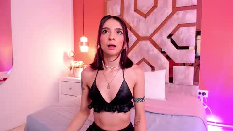 Mia online show from March 6, 11:23 pm