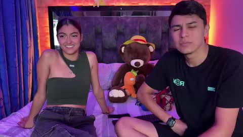 Snapshot of juva_ chatting on October 19, 10:32 pm Juan and friends online show from October 19, 10:32 pm