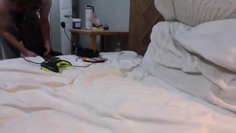 J and Sugar snap pea online show from September 18, 1:18 am