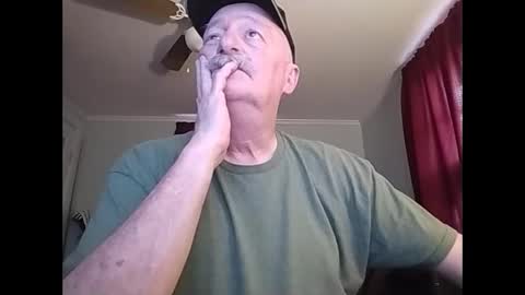 Snapshot of kabriggs136 chatting on February 4, 10:45 pm kabriggs136 online show from February 4, 10:45 pm