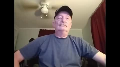 Snapshot of kabriggs136 chatting on February 8, 1:00 am kabriggs136 online show from February 8, 1:00 am