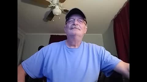 Snapshot of kabriggs137 chatting on February 1, 1:23 am kabriggs137 online show from February 1, 1:23 am