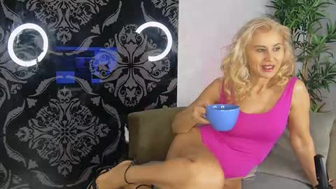 Snapshot of kaceykayx chatting on December 16, 5:45 am kaceykayx online show from December 16, 5:45 am