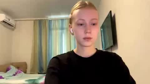 Snapshot of kacicasal chatting on July 18, 12:31 pm Mia 1st day here online show from July 18, 12:31 pm