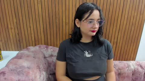 Snapshot of kae_styles chatting on February 18, 3:54 pm Kyelie online show from February 18, 3:54 pm