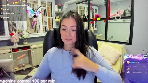 Snapshot of kagomme_h chatting on December 18, 4:53 am Antonella online show from December 18, 4:53 am