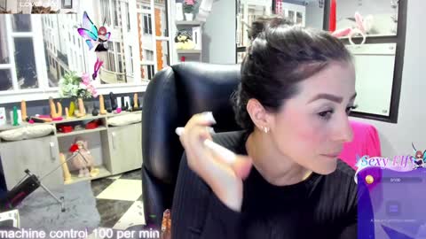 Snapshot of kagomme_h chatting on January 17, 6:44 pm Antonella online show from January 17, 6:44 pm