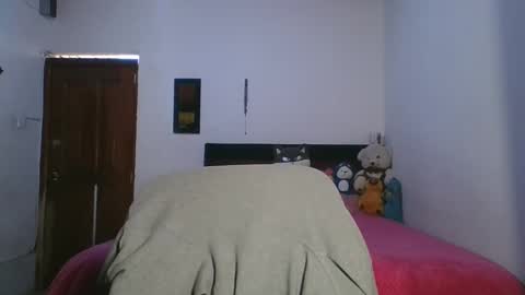 KAHELIINDEPENDENT MODEL online show from November 29, 7:17 pm