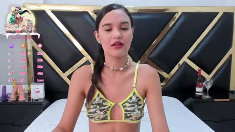 Snapshot of kaily_sweet1 chatting on February 4, 11:16 am kelly online show from February 4, 11:16 am