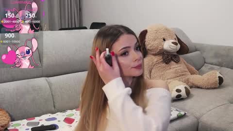 Snapshot of kailyn_moen01 chatting on January 19, 8:09 pm Kailyn online show from January 19, 8:09 pm