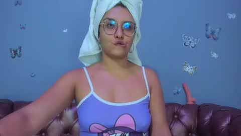 kaira_mosse_ online show from July 26, 11:39 am