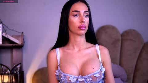 Snapshot of kairaandrews chatting on February 1, 7:13 pm Kaira online show from February 1, 7:13 pm