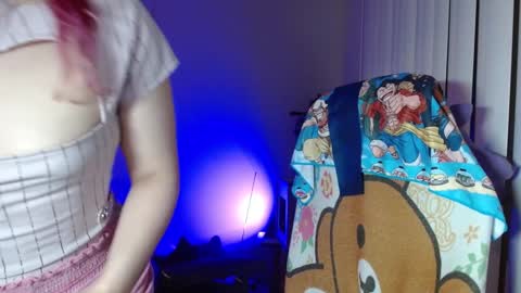 Snapshot of kairilovescumm chatting on December 3, 1:30 am Kairi online show from December 3, 1:30 am