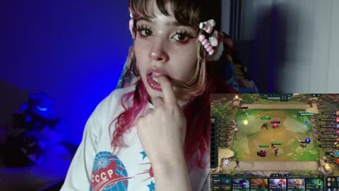 Snapshot of kairilovescumm chatting on January 17, 1:04 am Kairi online show from January 17, 1:04 am