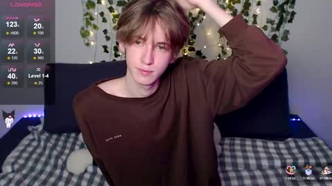 slutkai online show from December 1, 9:42 pm