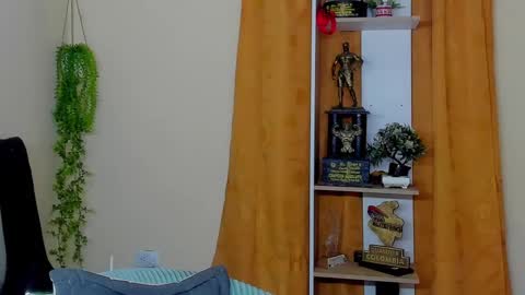 kale thomson online show from March 8, 11:07 pm