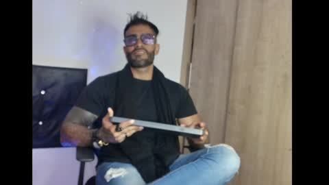 Snapshot of kaleth_price chatting on February 27, 1:05 am Kaleth Price online show from February 27, 1:05 am