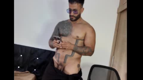 Snapshot of kaleth_price chatting on February 28, 8:39 pm Kaleth Price online show from February 28, 8:39 pm