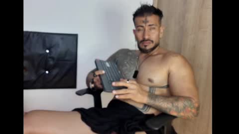 Snapshot of kaleth_price chatting on March 6, 3:24 am Kaleth Price online show from March 6, 3:24 am