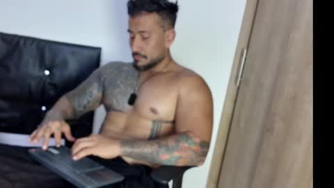 Snapshot of kaleth_price chatting on March 8, 4:34 am Kaleth Price online show from March 8, 4:34 am