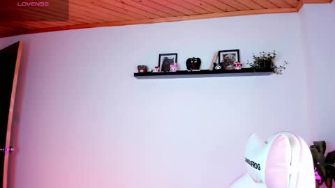 Kali Ka Please help me with your thumbs up its important   dont forget my birthday on October 26 online show from September 30, 6:02 pm