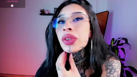 Snapshot of kali_ka chatting on May 27, 1:57 am Kali Ka Please help me with your thumbs up its important dont forget my birthday on October 26 online show from May 27, 1:57 am