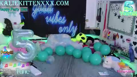 Snapshot of kaliekitten chatting on April 25, 9:34 pm KalieKitten online show from April 25, 9:34 pm