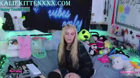 Snapshot of kaliekitten chatting on May 7, 9:31 pm KalieKitten online show from May 7, 9:31 pm