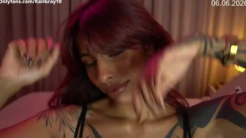 Snapshot of kaligray10 chatting on June 6, 8:57 pm kaligray10 online show from June 6, 8:57 pm