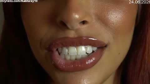 Snapshot of kaligray10 chatting on June 24, 5:23 pm kaligray10 online show from June 24, 5:23 pm