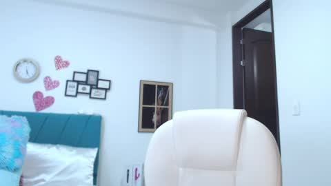 Snapshot of kam_lopez chatting on February 18, 10:58 pm Kamilalopez online show from February 18, 10:58 pm