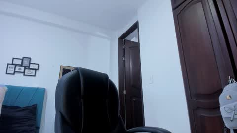 Snapshot of kam_lopez chatting on October 16, 8:32 pm Kamilalopez online show from October 16, 8:32 pm