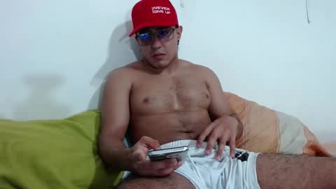 Snapshot of kamenov07 chatting on January 1, 7:21 pm kamenov07 online show from January 1, 7:21 pm