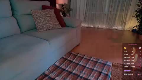 Kami online show from December 19, 8:49 pm