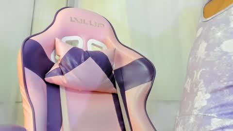    online show from February 3, 12:03 pm