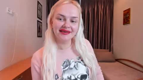 Snapshot of kamilagame chatting on November 25, 9:31 am Camila online show from November 25, 9:31 am